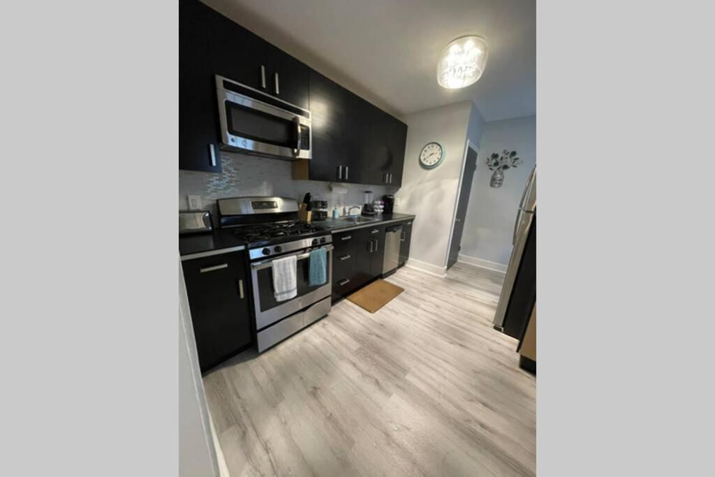Industrial Brick Townhouse In Downtown Lancaster Vila Exterior foto