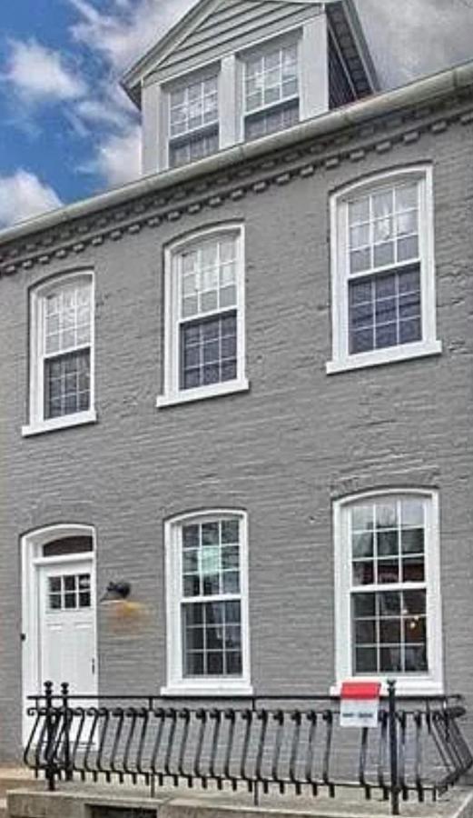 Industrial Brick Townhouse In Downtown Lancaster Vila Exterior foto