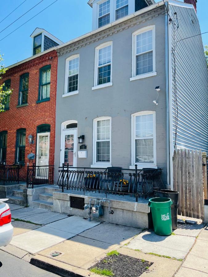 Industrial Brick Townhouse In Downtown Lancaster Vila Exterior foto